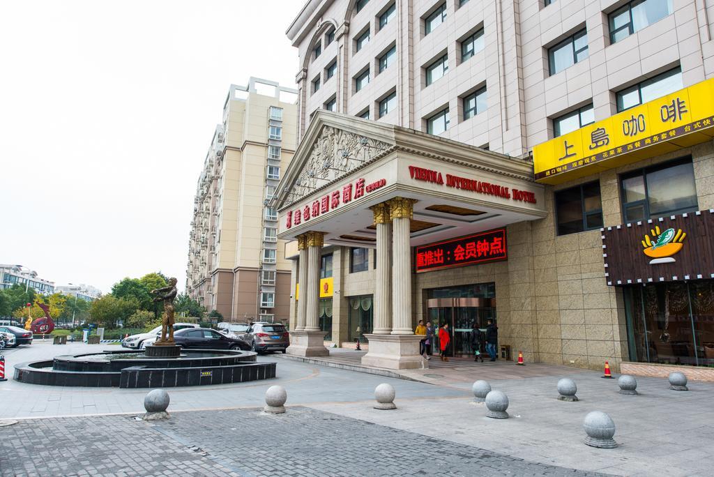 Vienna International Hotel - Expo Branch Shanghai Bagian luar foto