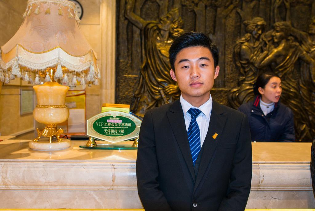 Vienna International Hotel - Expo Branch Shanghai Bagian luar foto