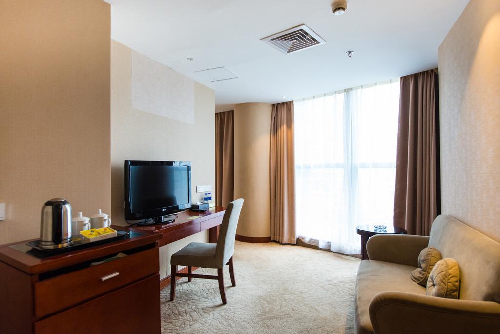 Vienna International Hotel - Expo Branch Shanghai Bagian luar foto