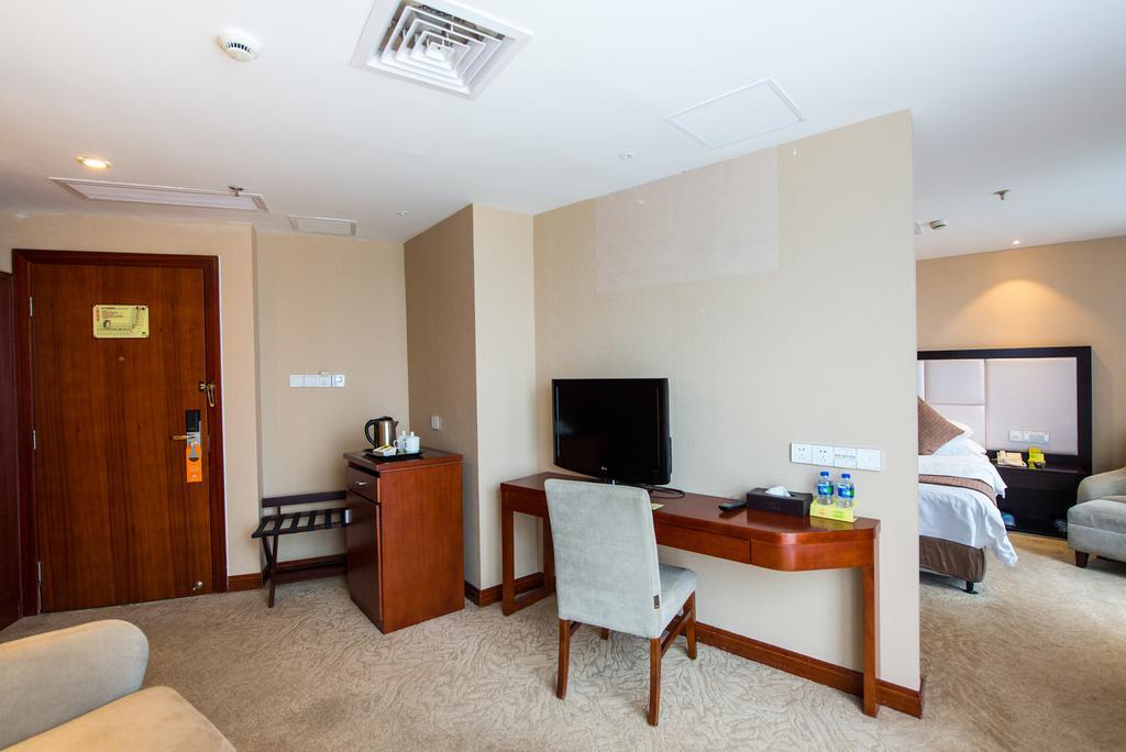 Vienna International Hotel - Expo Branch Shanghai Bagian luar foto