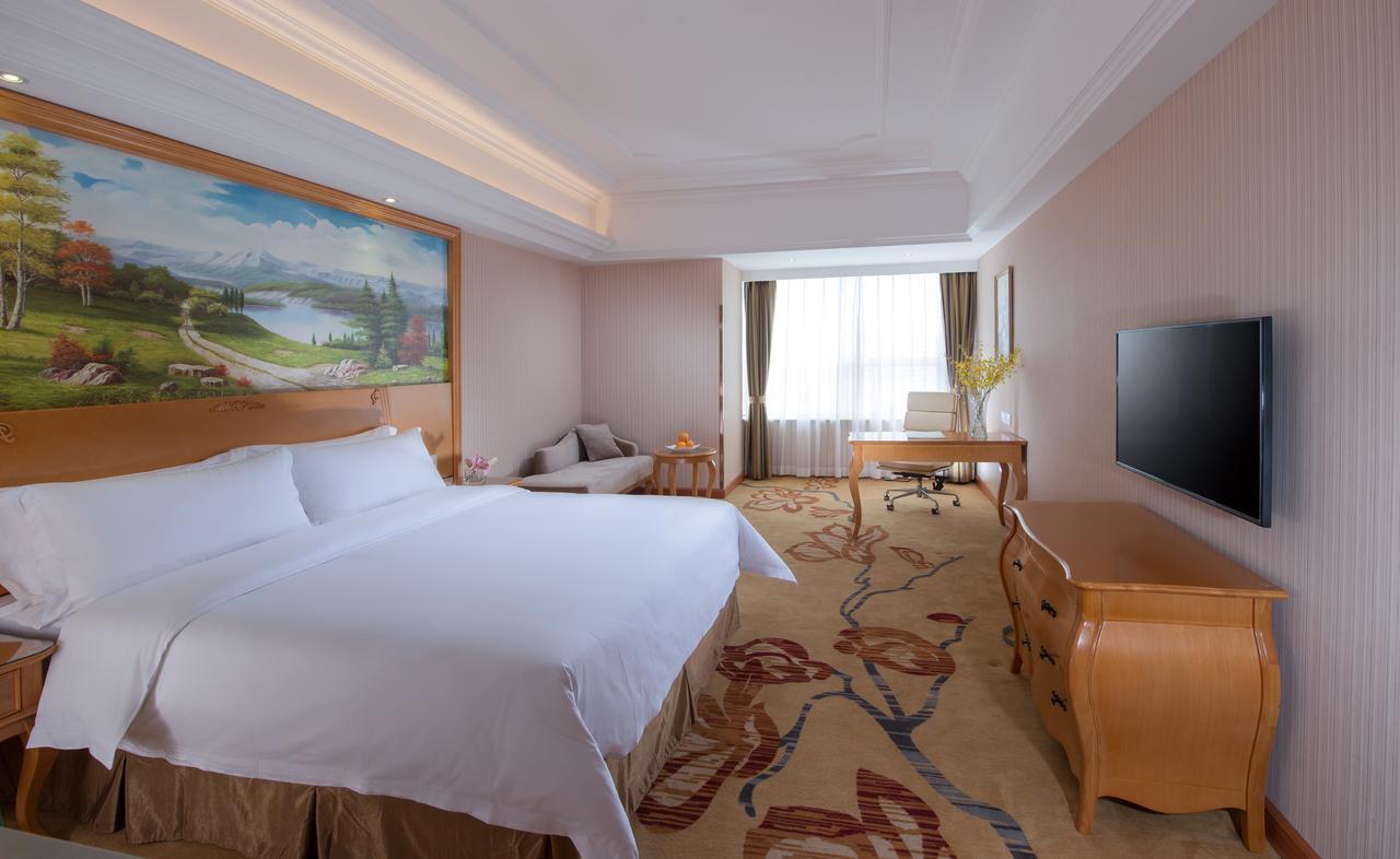 Vienna International Hotel - Expo Branch Shanghai Bagian luar foto