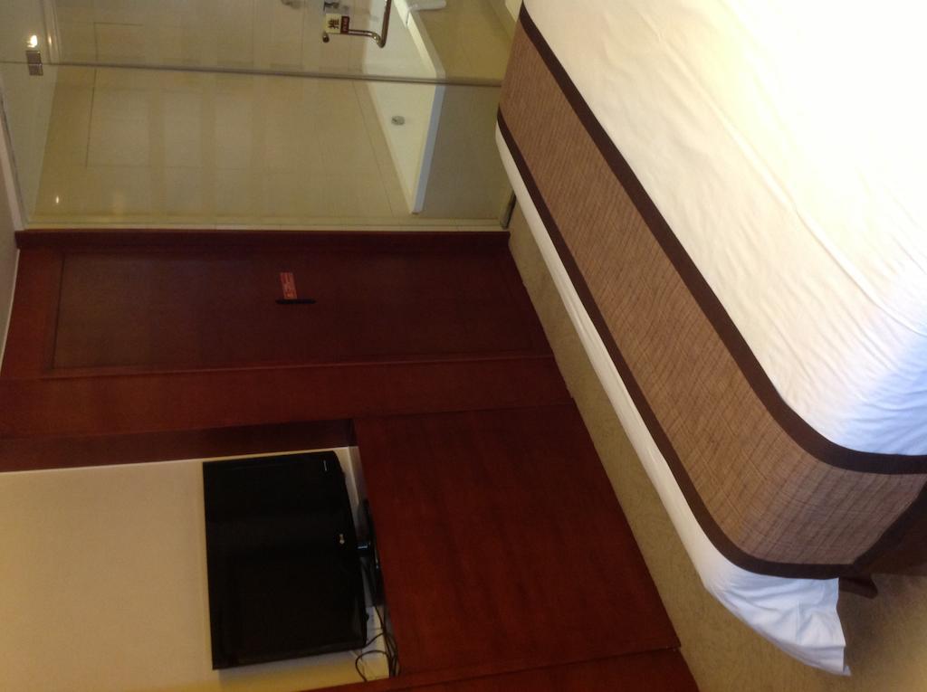 Vienna International Hotel - Expo Branch Shanghai Bagian luar foto