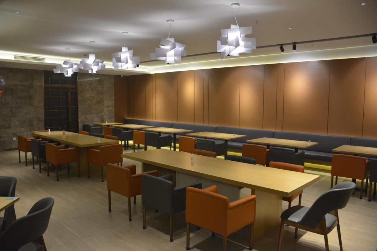 Vienna International Hotel - Expo Branch Shanghai Bagian luar foto